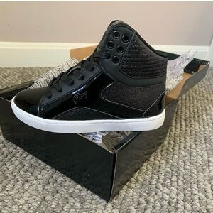 NEW IN BOX Pastry Pop Tart Glitter sneakers